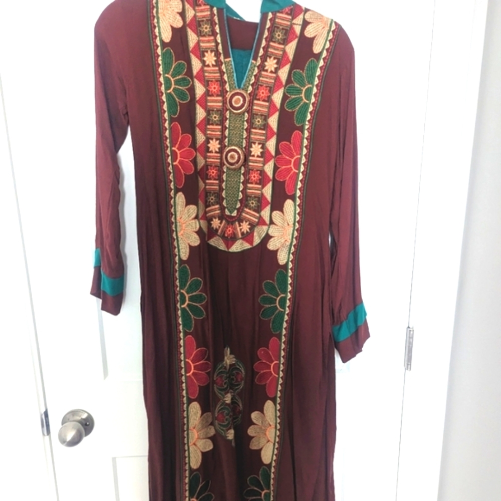 Pakistani/Indian style shalwar kameez